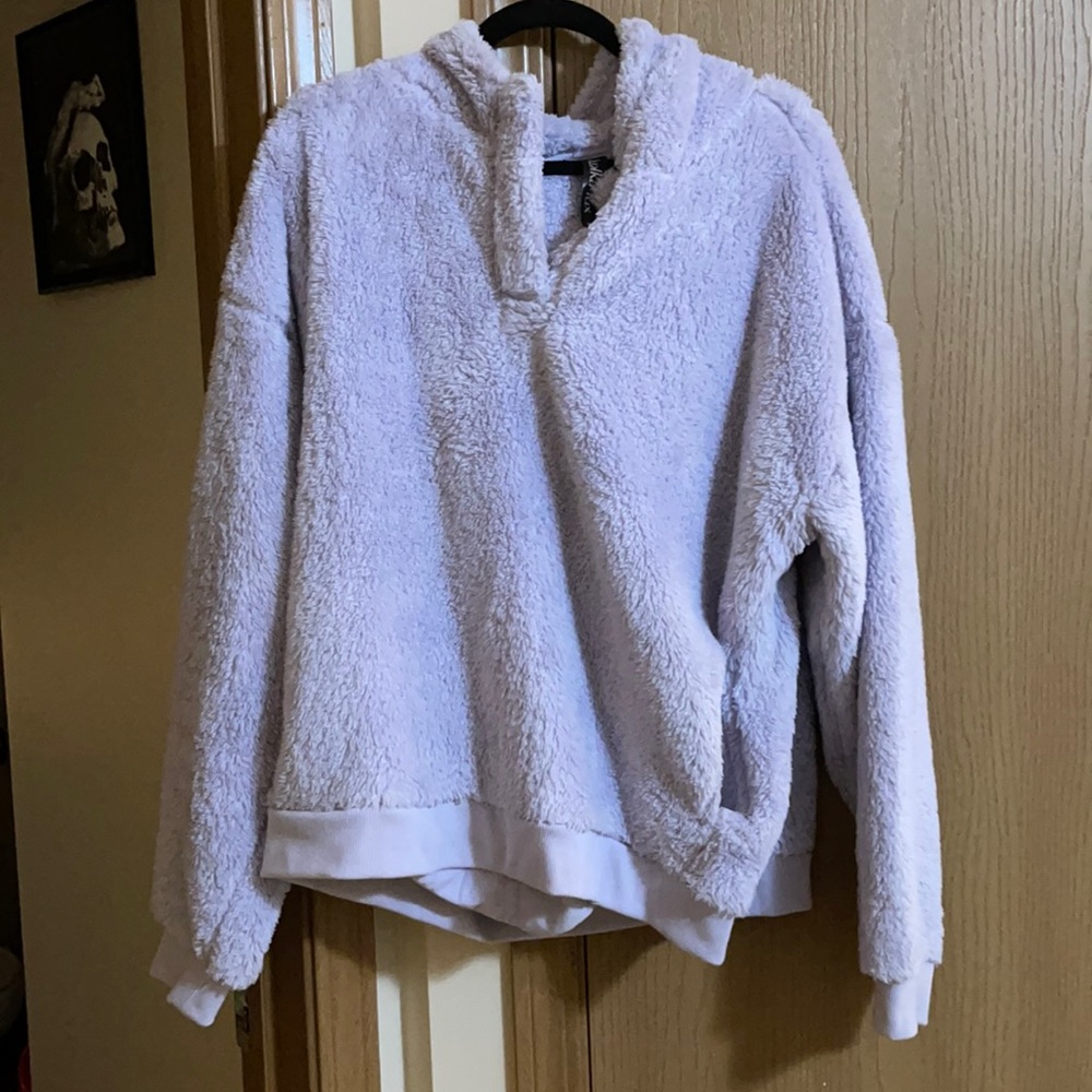 Faux fur full coverage hoodie V-neck